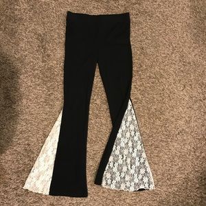 ⭐️Lace bell bottom leggings