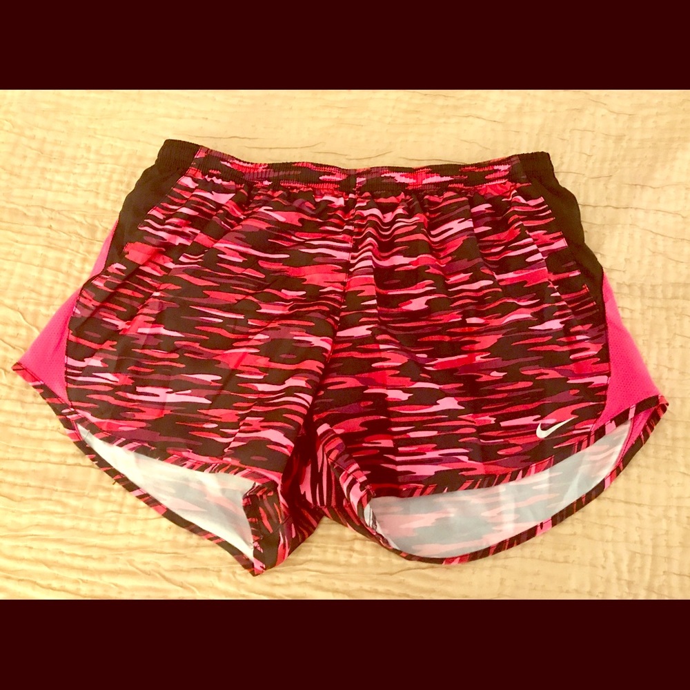 Nike running shorts pink camo size L
