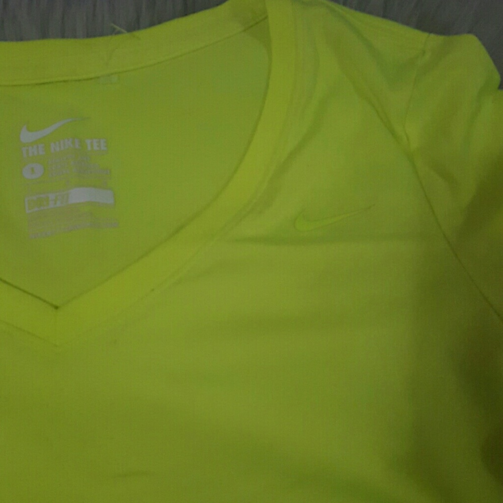 Nike dry-fit tee