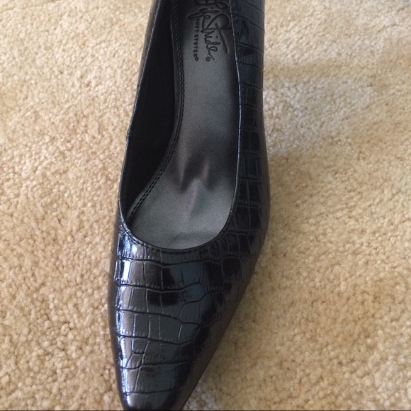 SOLD!! Clearance Sale Must Go - Picture 2 of 3