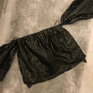 Zara stripped off the shoulder top
