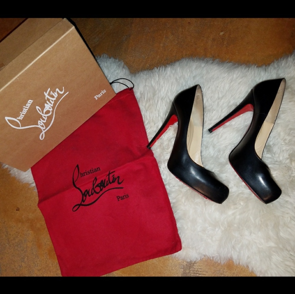 💥SOLD💥 Christian Louboutin Rolando 120 Heels