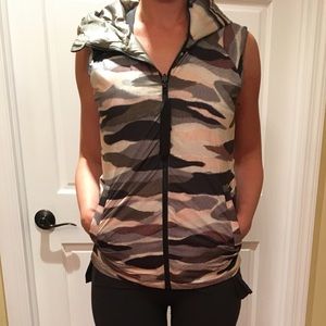 Lululemon puffer vest size 6 good condition