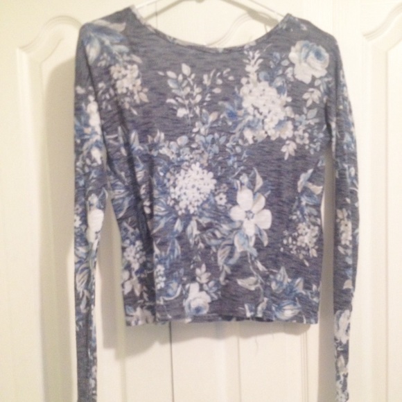 Floral top - Picture 1 of 3