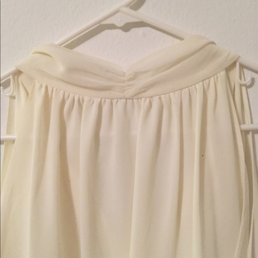 Ivory soft blouse - Picture 5 of 8