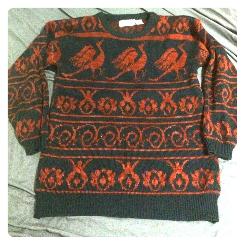 Really fun oversized vintage sweater! 🦋🦋