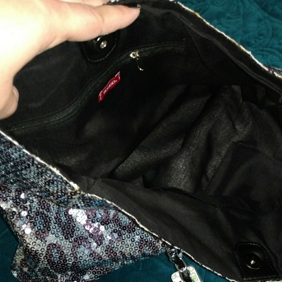 Sequined hobo bag - Picture 2 of 2