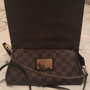 Louis Vuitton Eva clutch in Damier Canvas