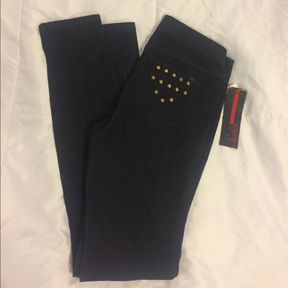 Sofia Vergara dark denim