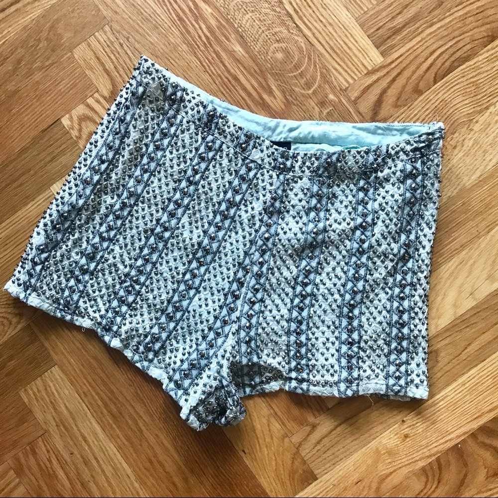 💕DISCOUNTED💕 Beautiful Beaded Detailed Shorts