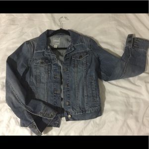Old navy denim jacket loose fitting