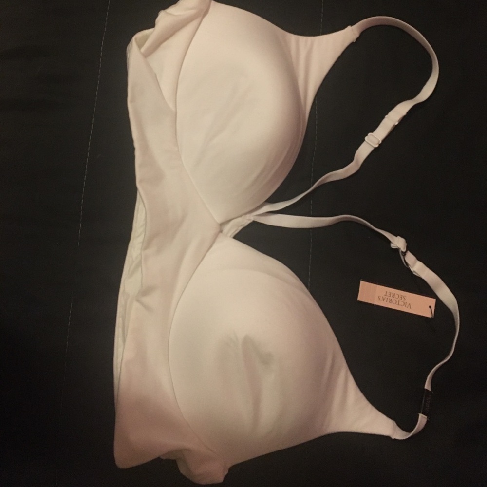 New! Body by Victoria’s Secret 36B