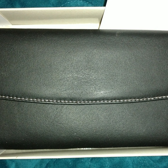 Ladies wallet - Picture 1 of 2
