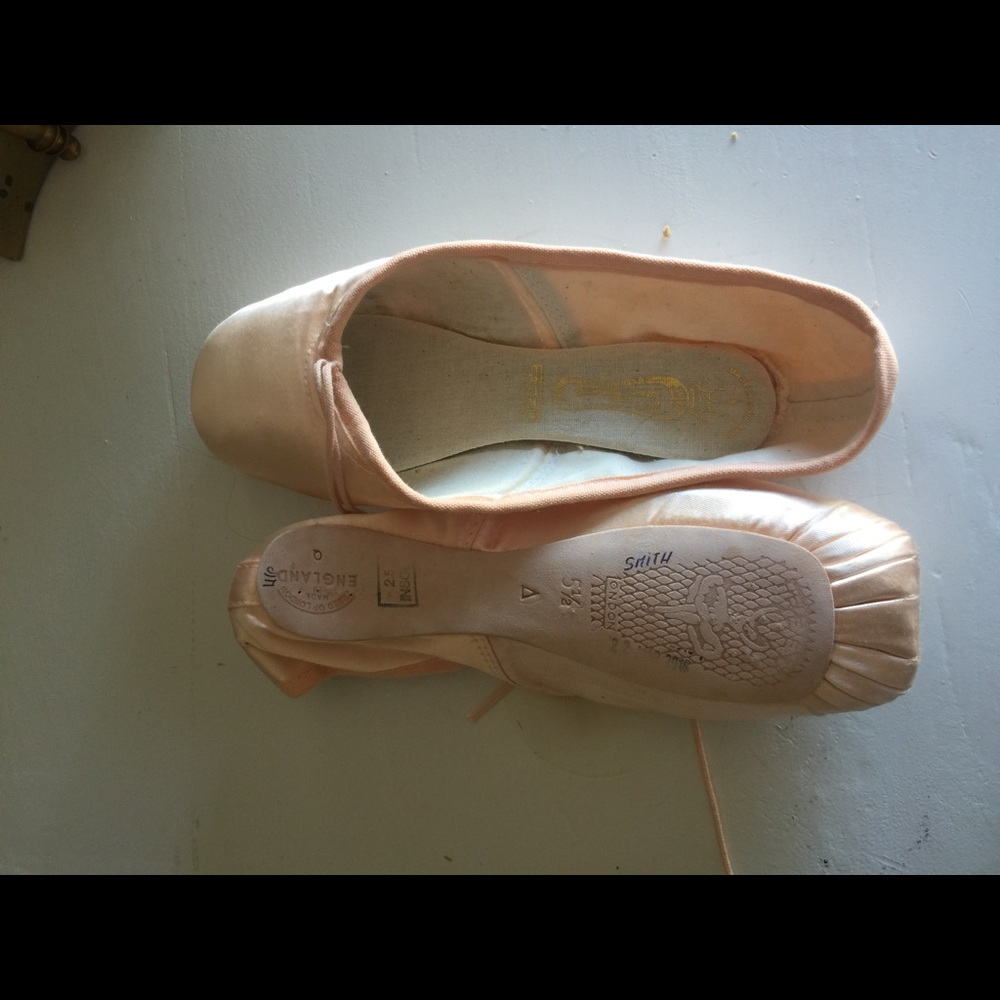 Freed special order and stock pointe shoes