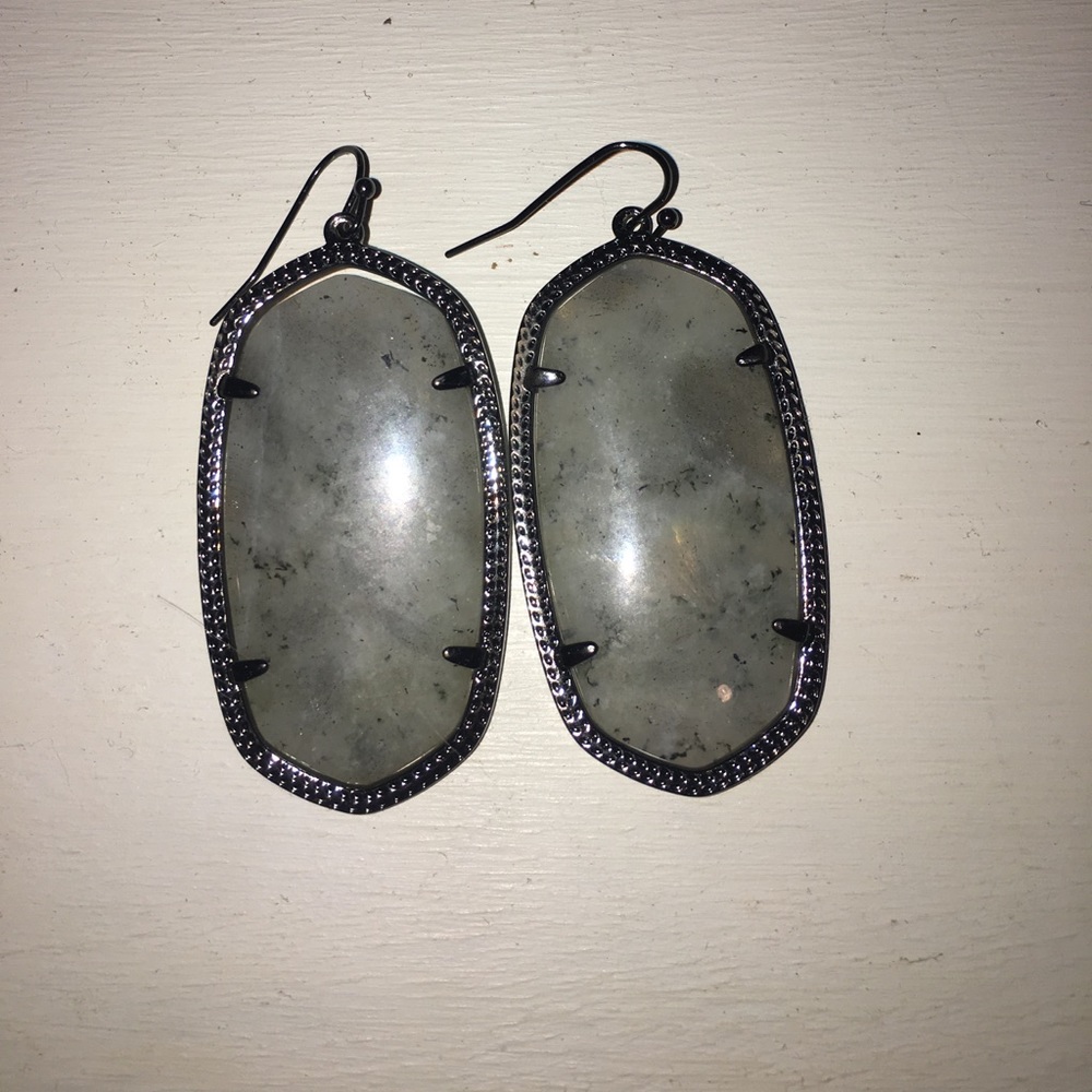 kendra scott grey earrings