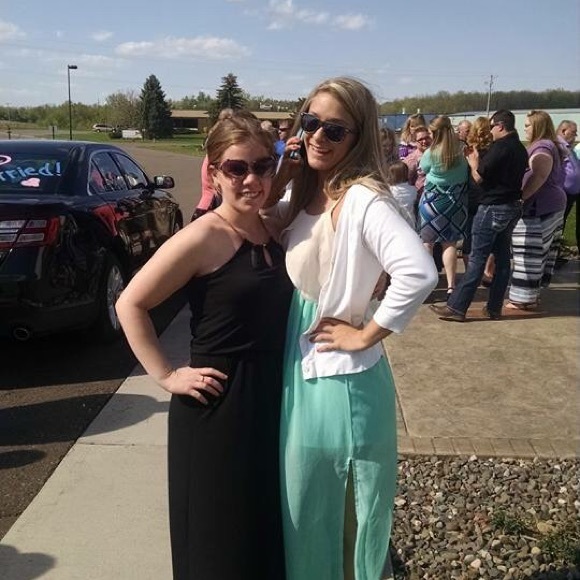 Meet your Posher, Sarah - Picture 3 of 8