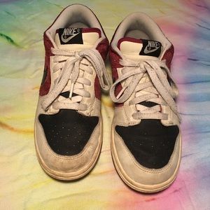 Nike Low Dunks sz 8.5