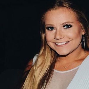 Meet your Posher, Caroline