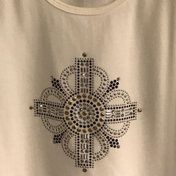 Beautiful dainty tank top - Picture 2 of 3