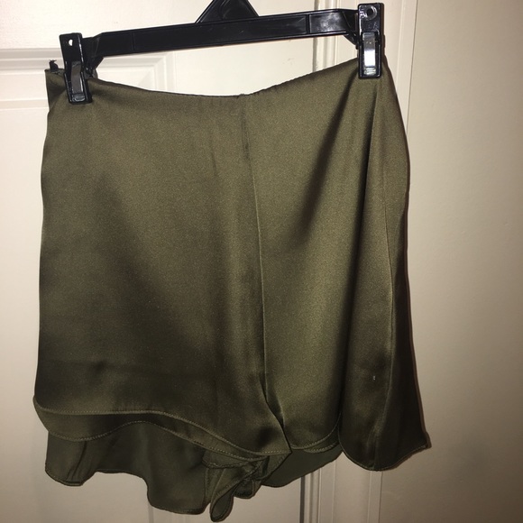 show me your mumu top and short set - Picture 3 of 3