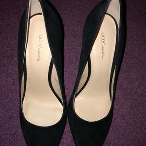 BCBG pointed toe heels size 9