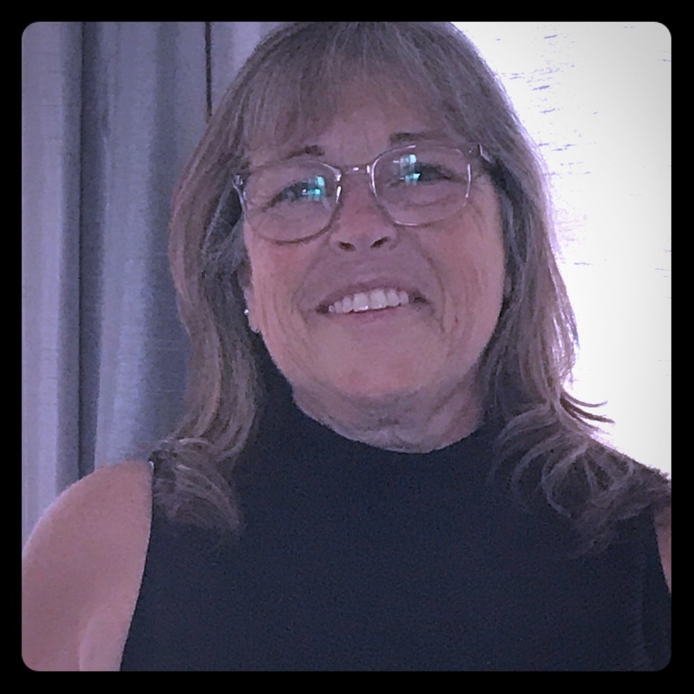 Meet your Posher, Lora