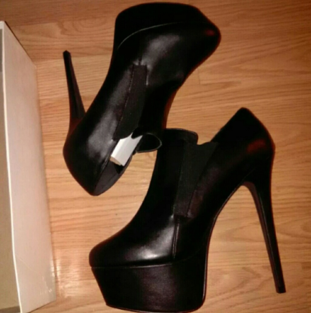 Shoedazzle heels