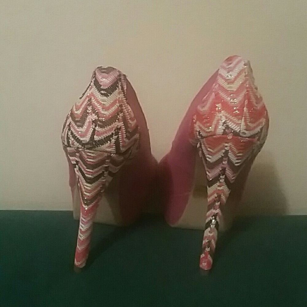 Pink Pattern Heels - Picture 3 of 5