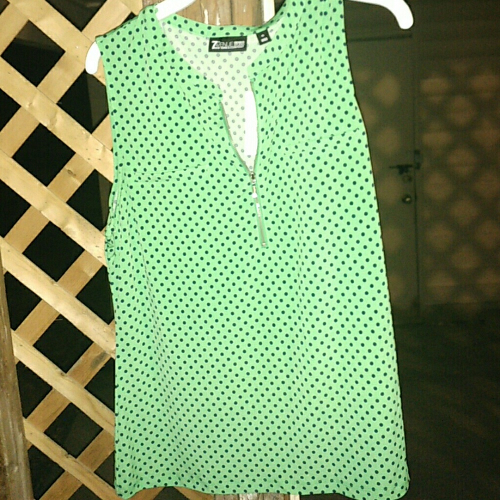 Green & Black polka dot top