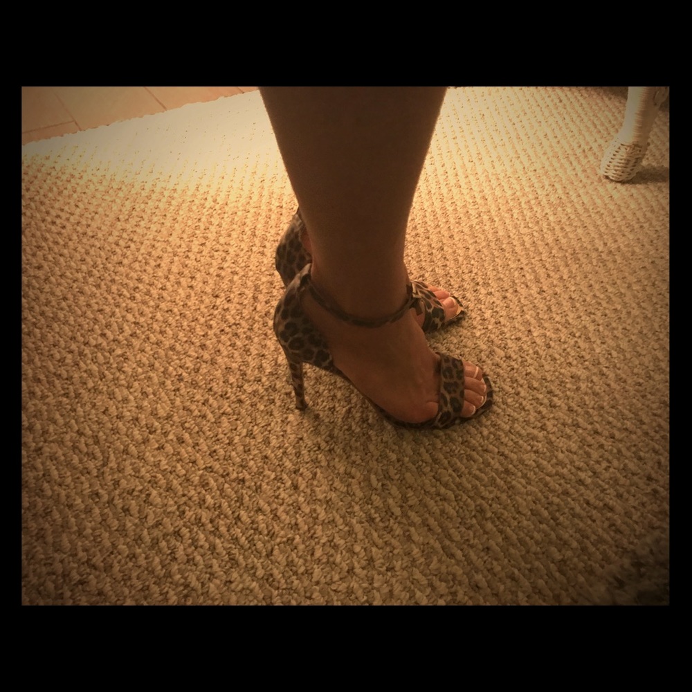 Express heels brand new warn once