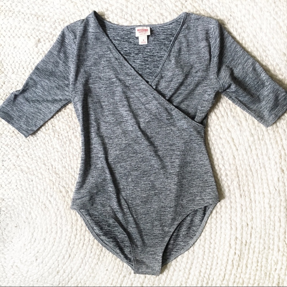 NWOT heather grey wrap style bodysuit 🔥
