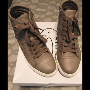 Steve Madden High Top sneakers