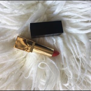 Estée Lauder lipstick