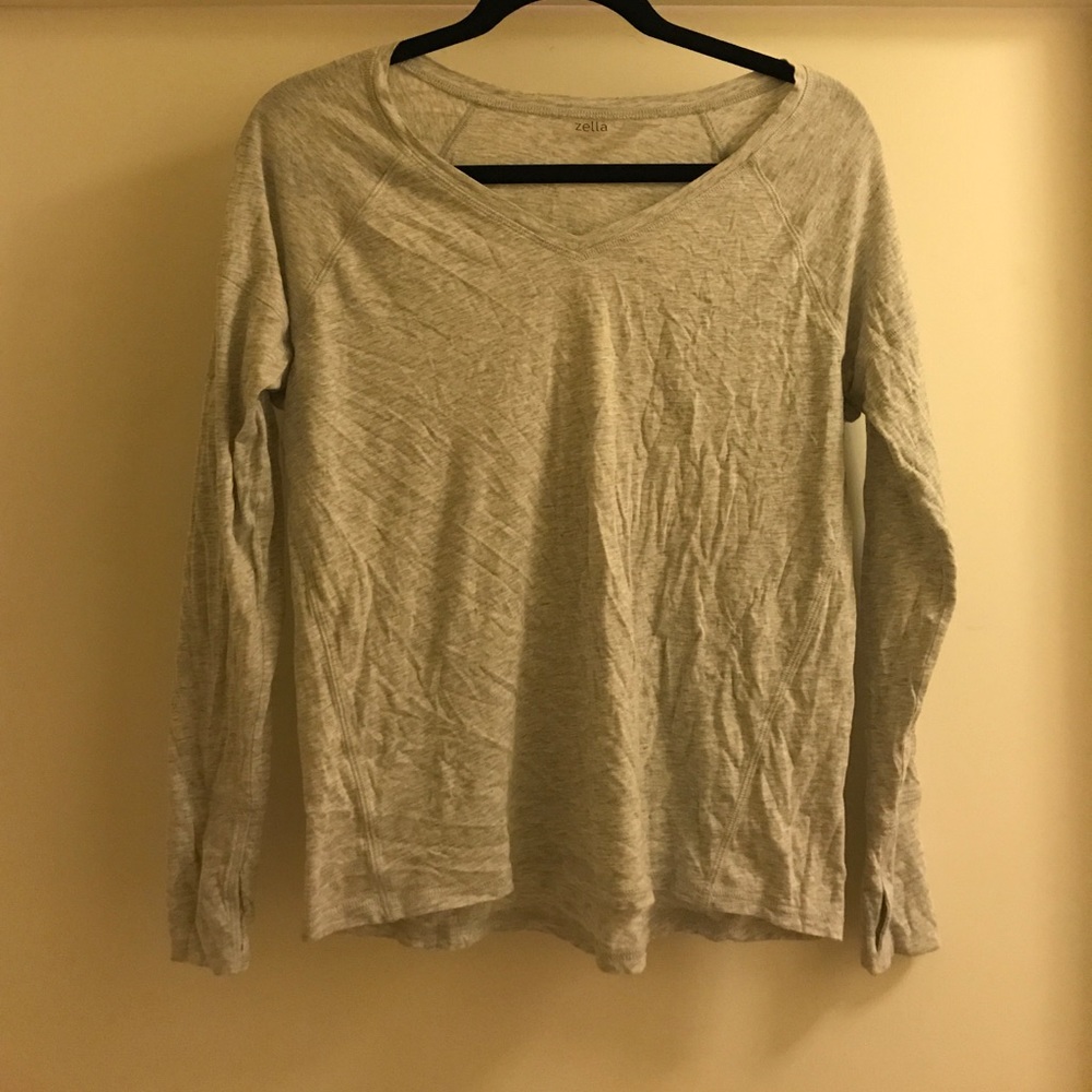 GREY ZELLA TOP WITH THUMB HOLES