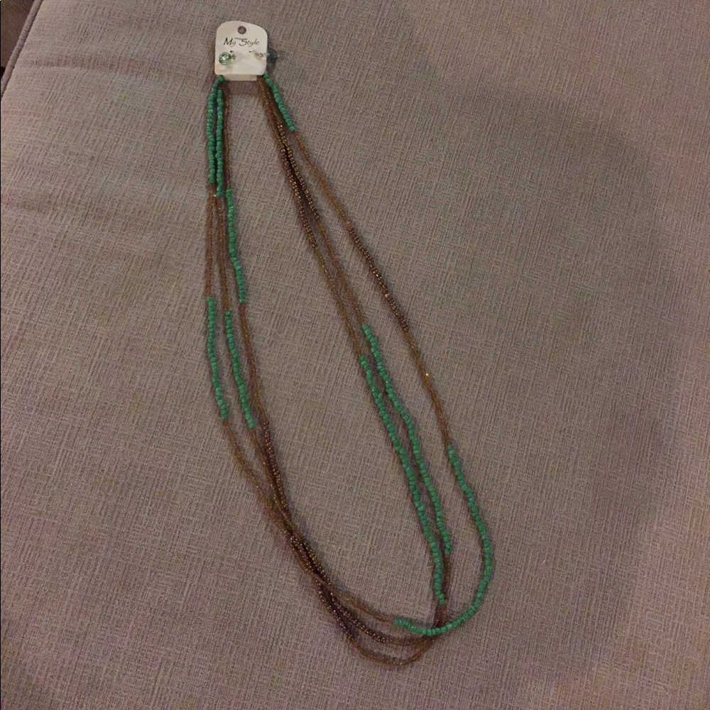 NWT Necklace and earring set