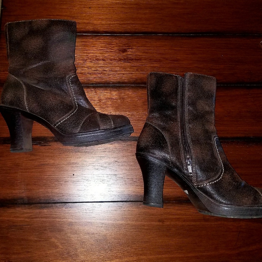 Maurices brand Size 7 boots
