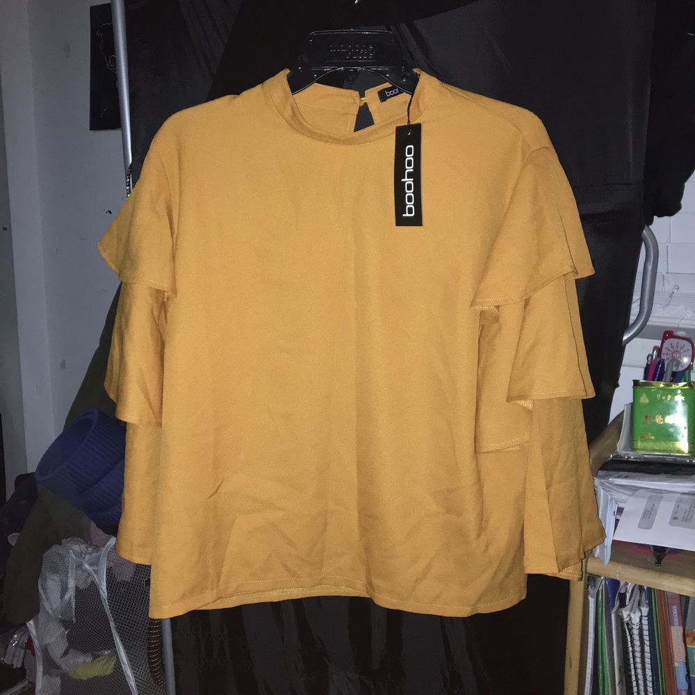 NWT Ruffle Sleeve Blouse