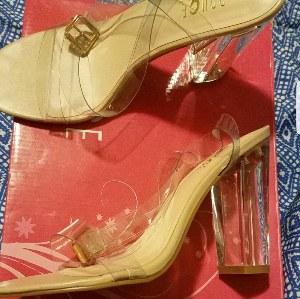 Heels - Picture 2 of 2