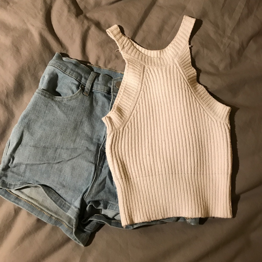 WHITE KNITTED CROP TOP