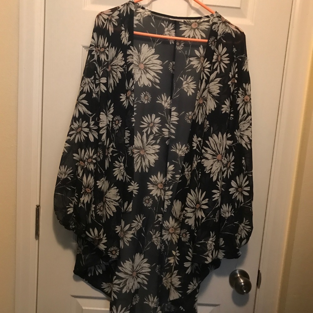 Flowy floral kimono