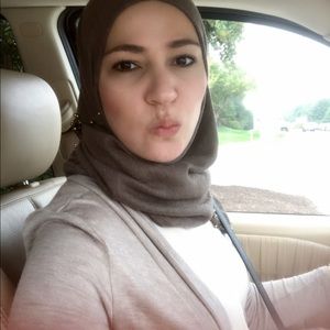 Meet your Posher, Haya