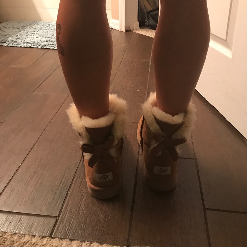 UGG'S - Picture 2 of 4