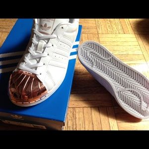 Adidas woman's superstar metal toe sz 7