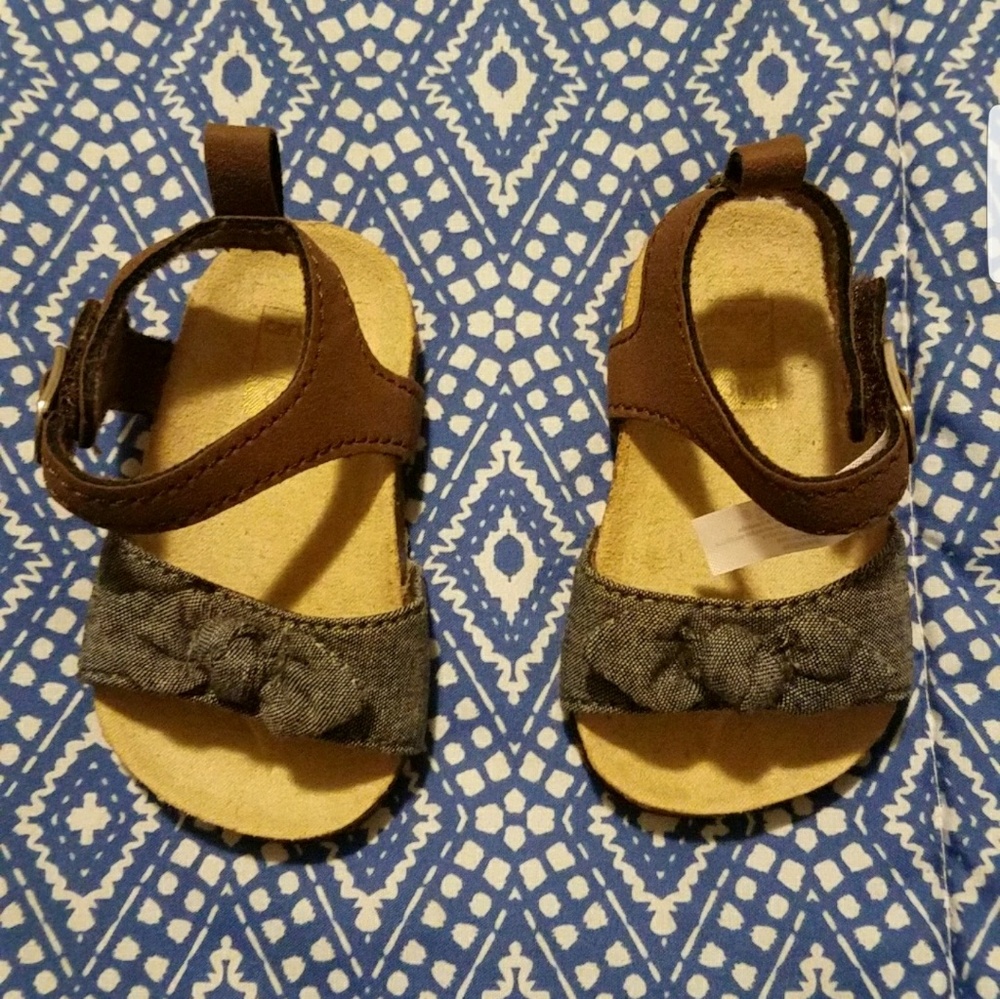 Baby (girl) sandals , never worn