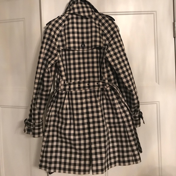 Black and white checkered coach trenchcoat - Picture 2 of 4