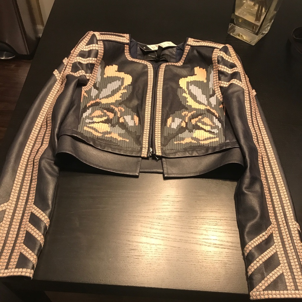 Embroidered jacket blow out sale until 12am🚨