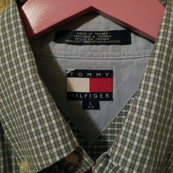 Tommy Hilfiger button down - Picture 4 of 5