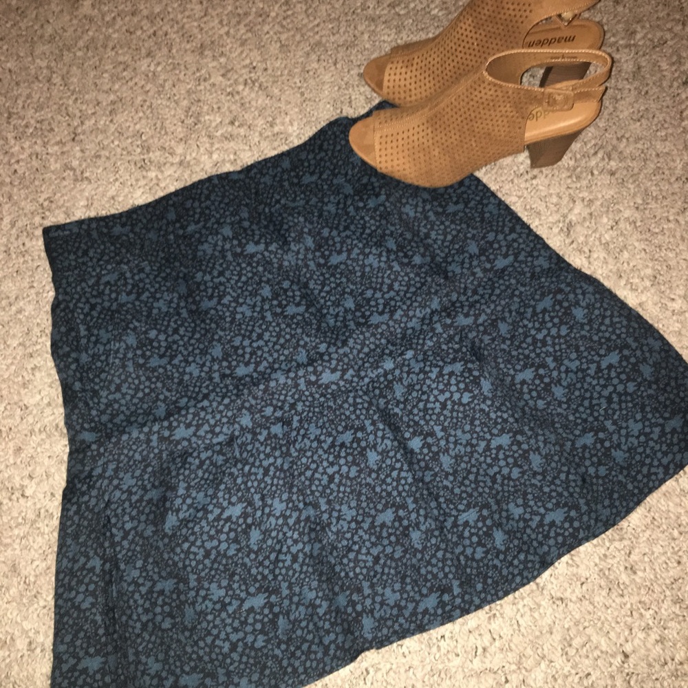 H&M mini skirt w/ pockets