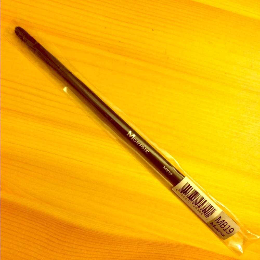 MB19 - Oval Lip