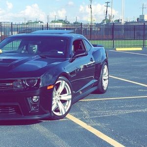 Meet your Posher, Javier